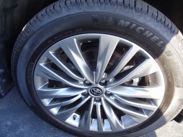 2022 Toyota Highlander Hybrid Platinum