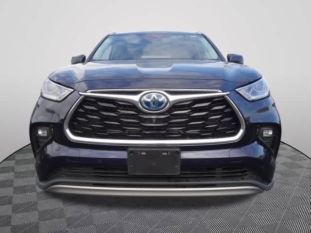 2022 Toyota Highlander Hybrid Platinum