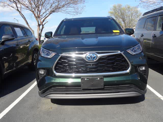 2024 Toyota Highlander Hybrid Platinum