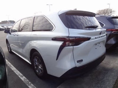 2023 Toyota Sienna XLE