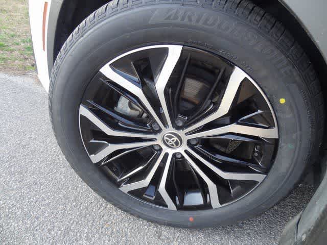 2023 Toyota Crown XLE