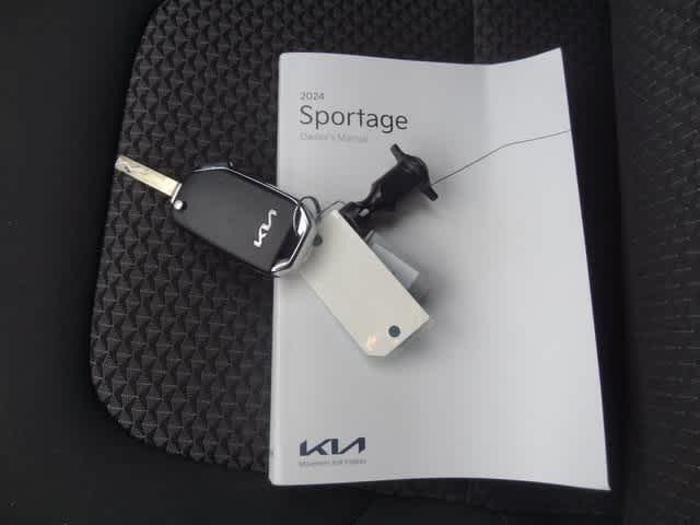 2024 Kia Sportage LX