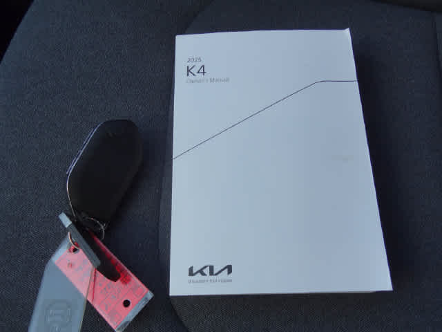 2025 Kia K4 LXS
