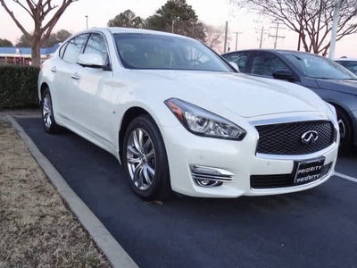 2018 INFINITI Q70 3.7 LUXE