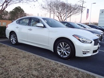 2018 INFINITI Q70 3.7 LUXE