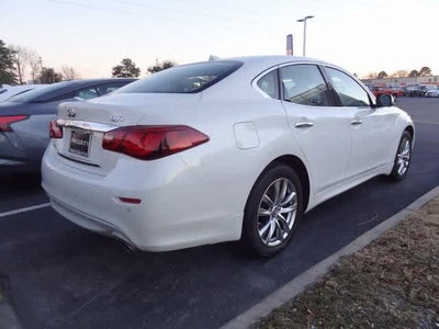 2018 INFINITI Q70 3.7 LUXE