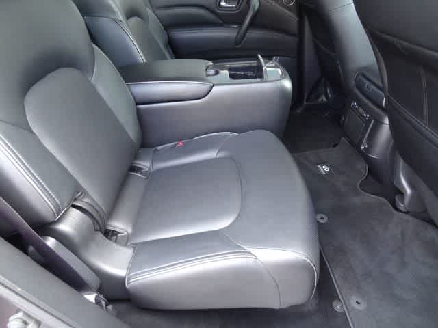 2023 INFINITI QX80 LUXE
