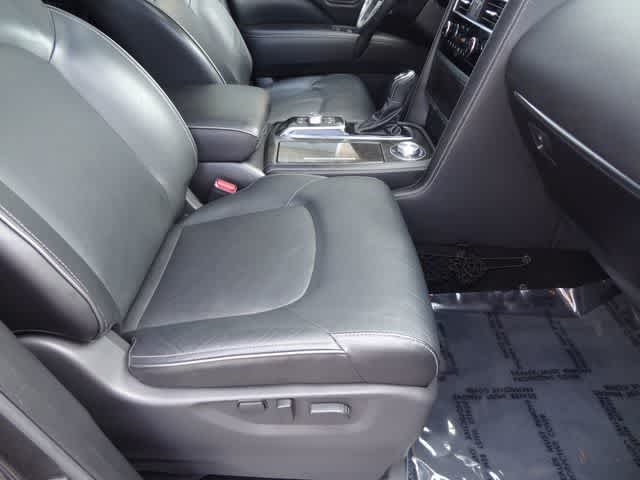 2023 INFINITI QX80 LUXE