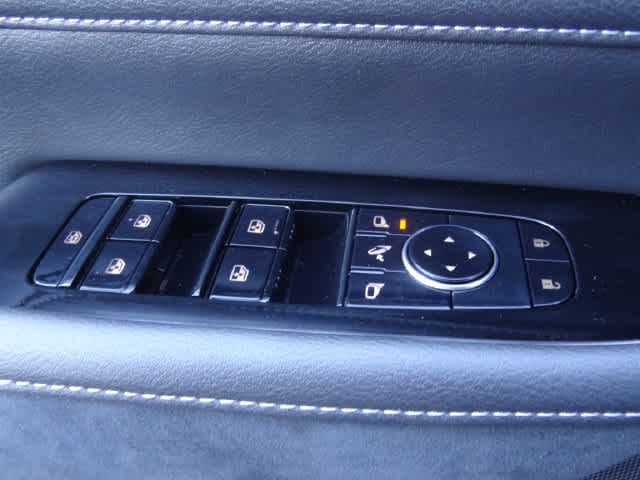 2027 INFINITI QX80 LUXE