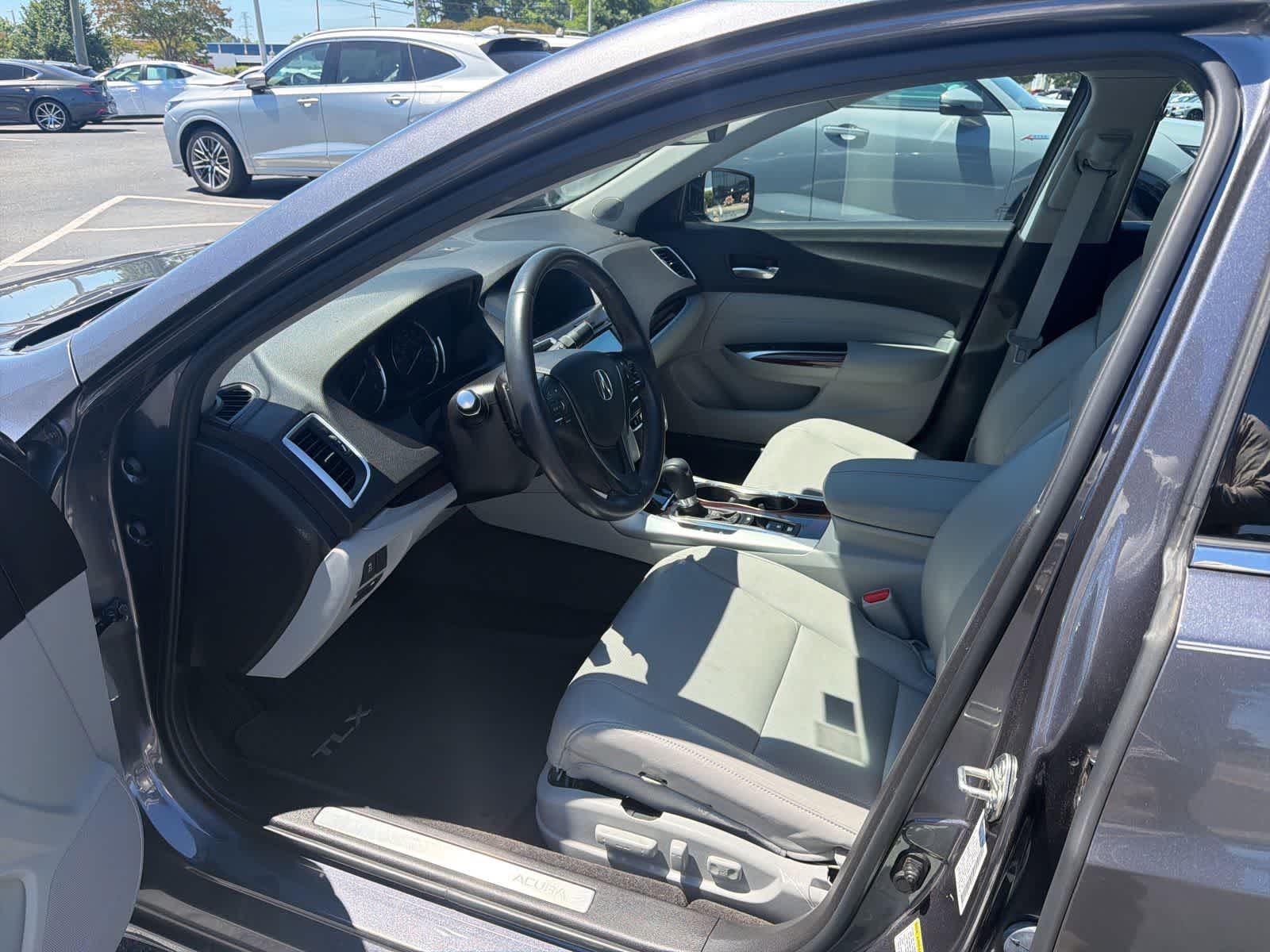 2017 Acura TLX w/Technology Pkg