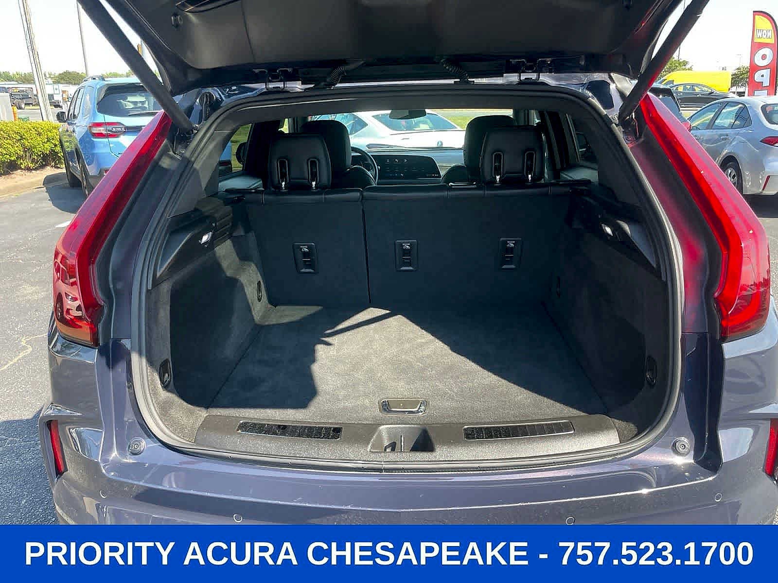 2025 Cadillac XT4 AWD Premium Luxury