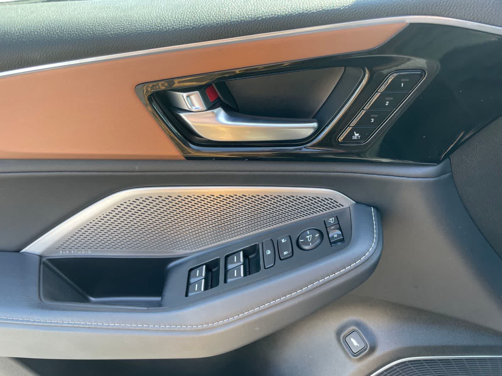 2022 Acura MDX w/Technology Package