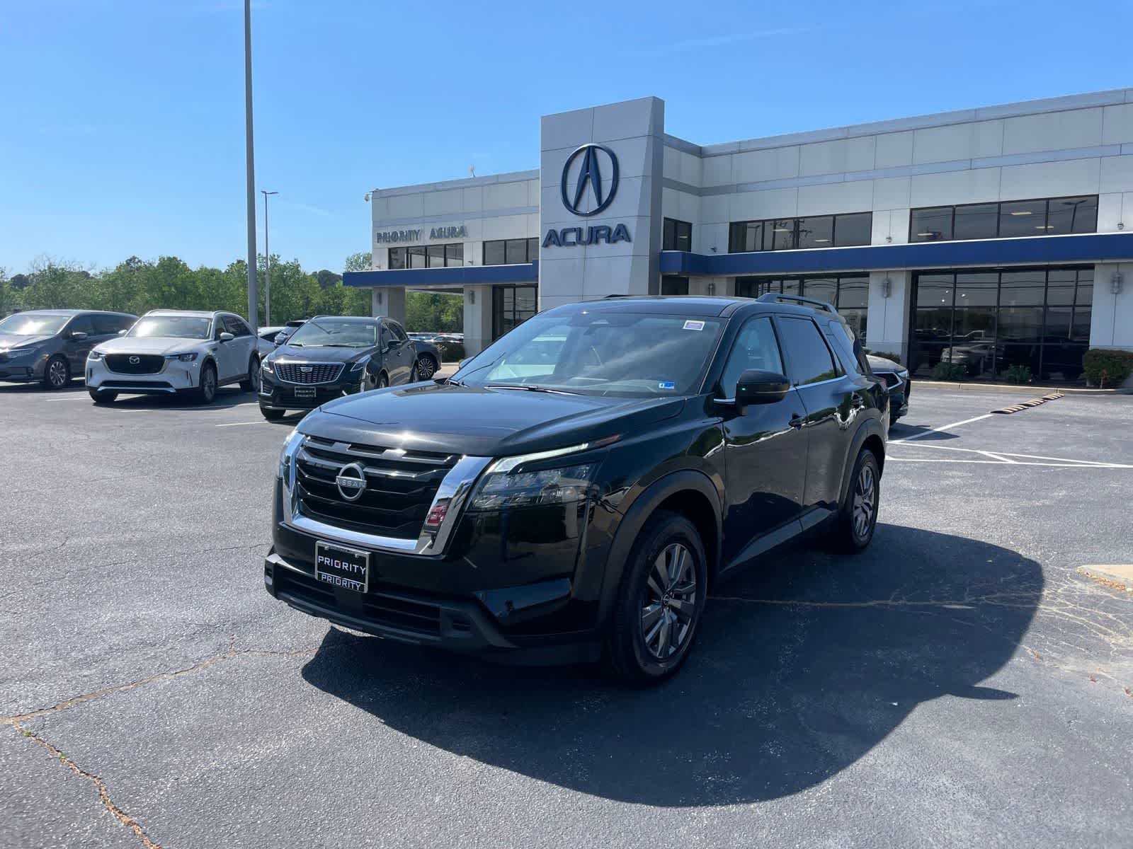 2025 Nissan Pathfinder SV