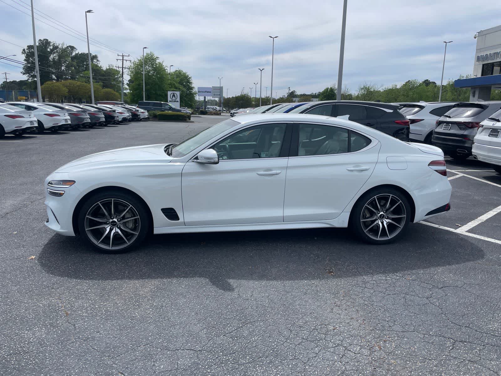 2025 Genesis G70 2.5T