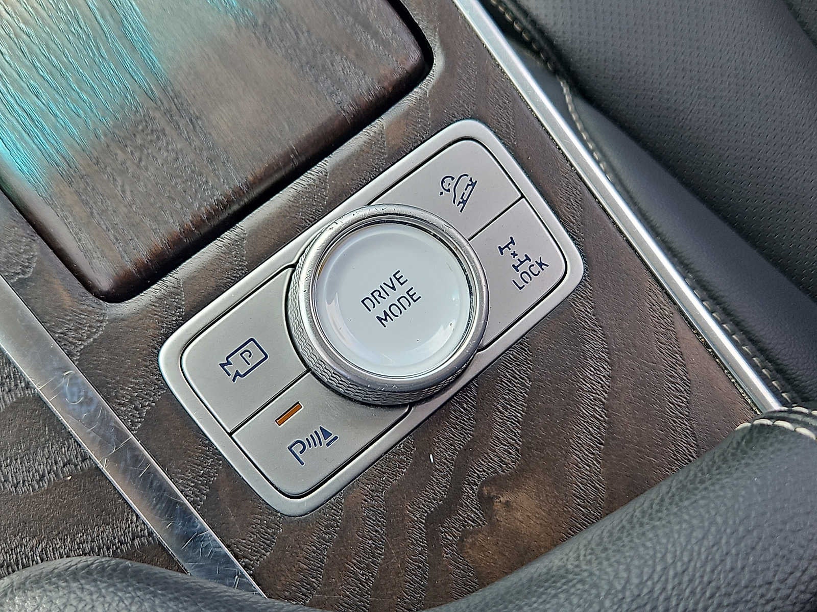 2024 Genesis GV80 Base
