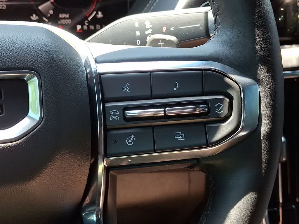 2025 GMC Yukon Elevation