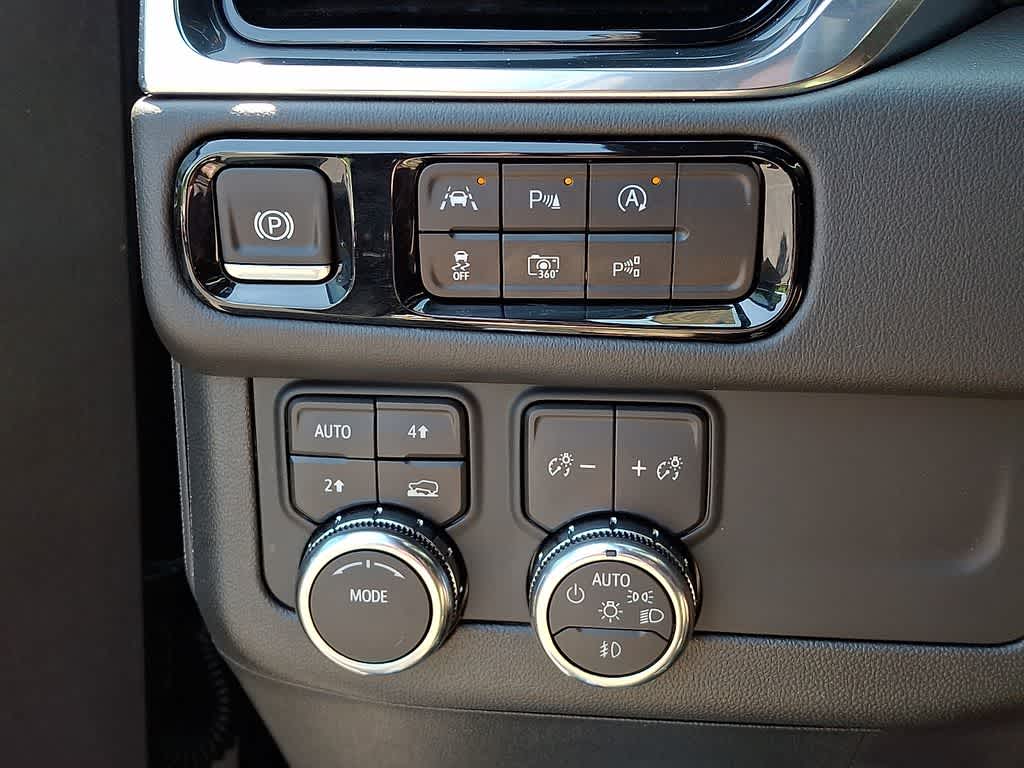 2025 GMC Yukon Elevation