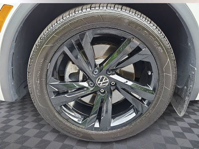2023 Volkswagen Tiguan SE R-Line Black