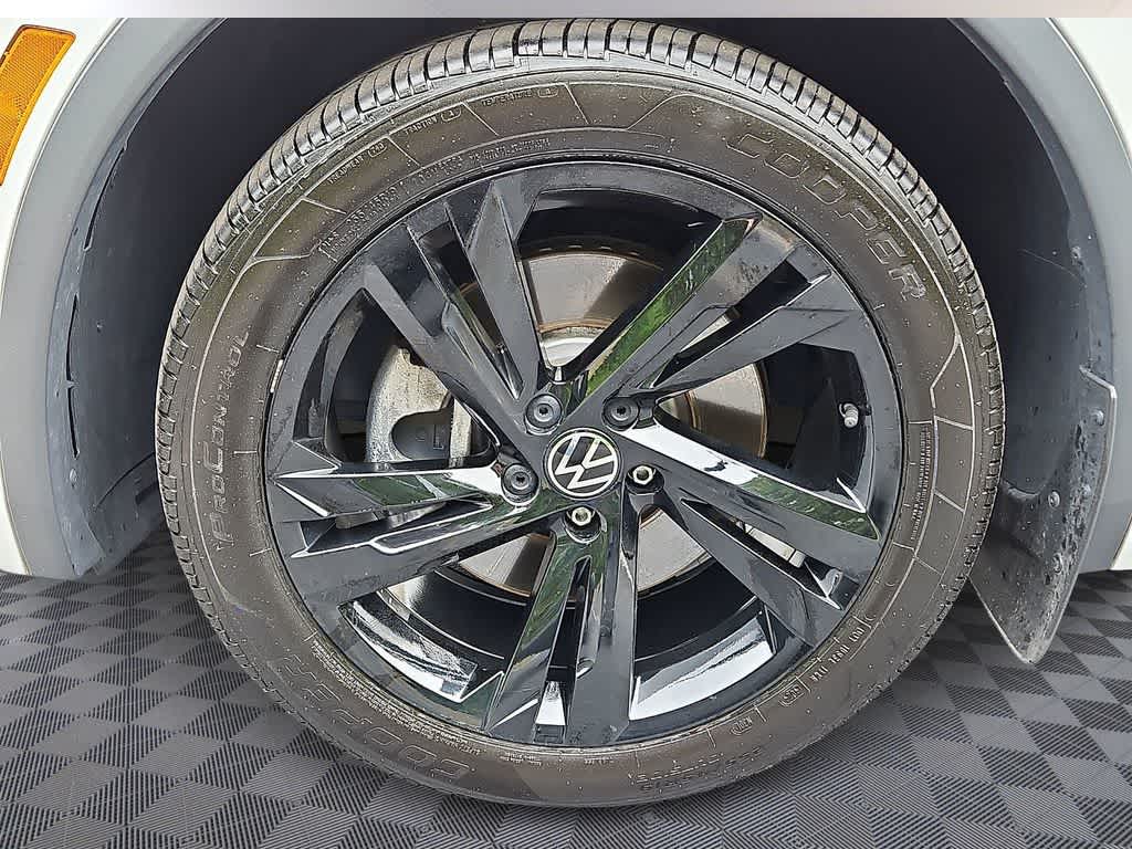 2023 Volkswagen Tiguan SE R-Line Black