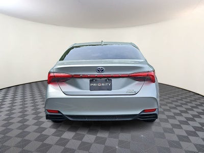 2019 Toyota Avalon Hybrid XLE