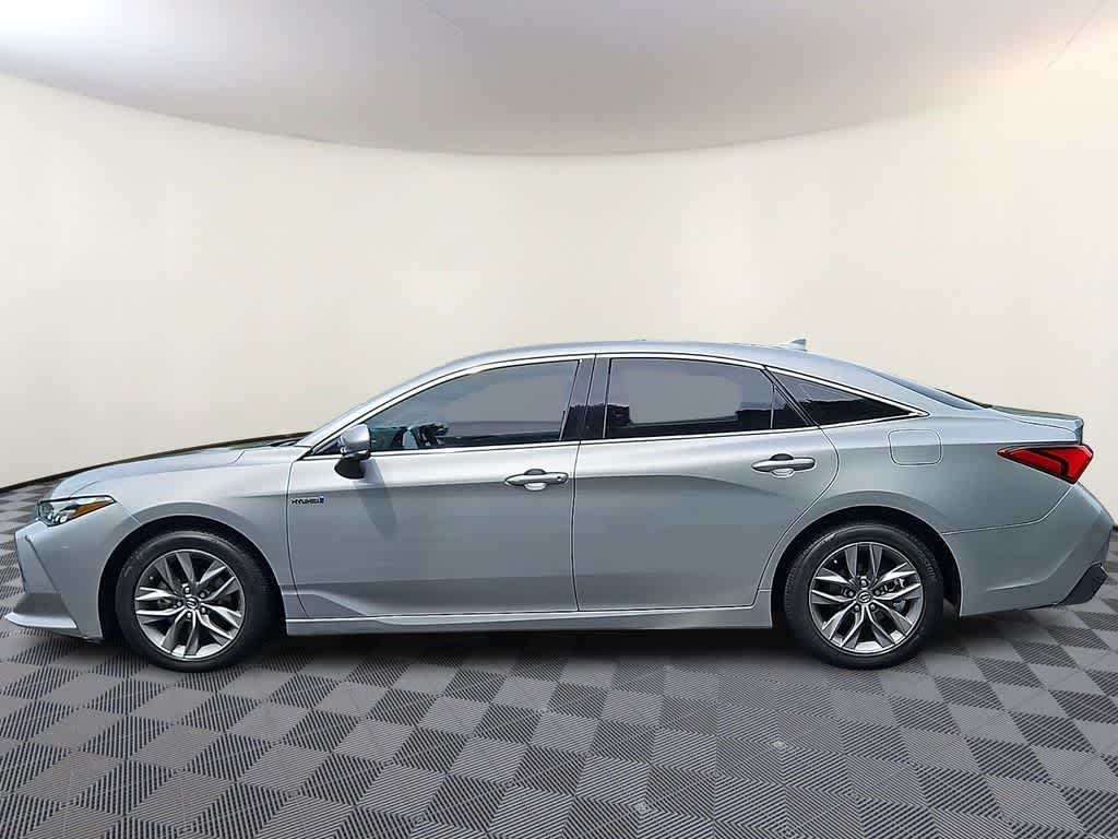 2019 Toyota Avalon Hybrid XLE