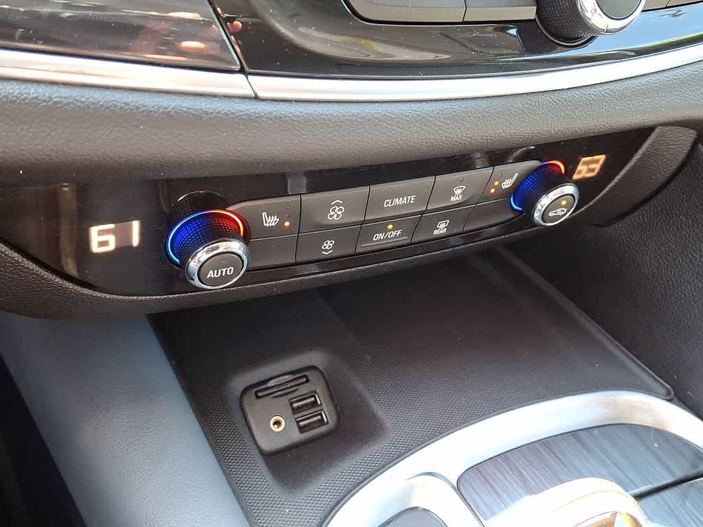 2020 Buick Enclave Essence