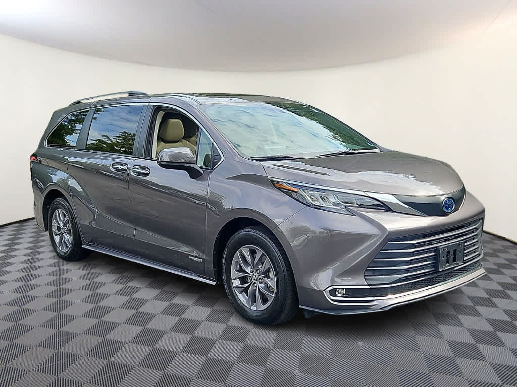 2021 Toyota Sienna XLE