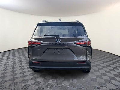 2021 Toyota Sienna XLE