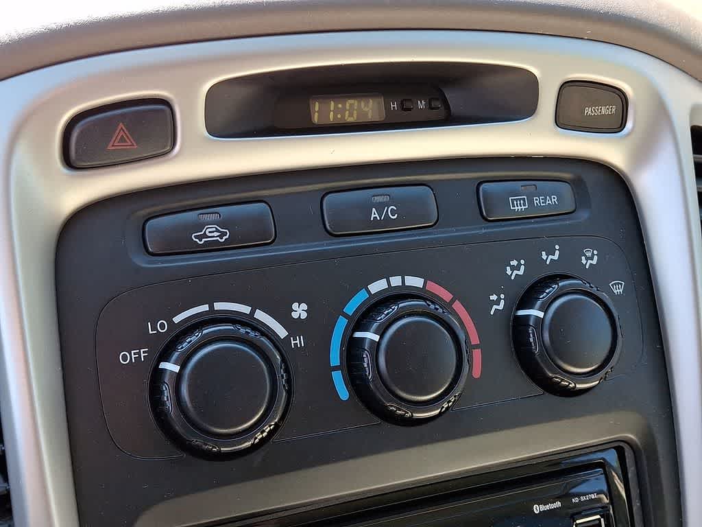 2004 Toyota Highlander Base