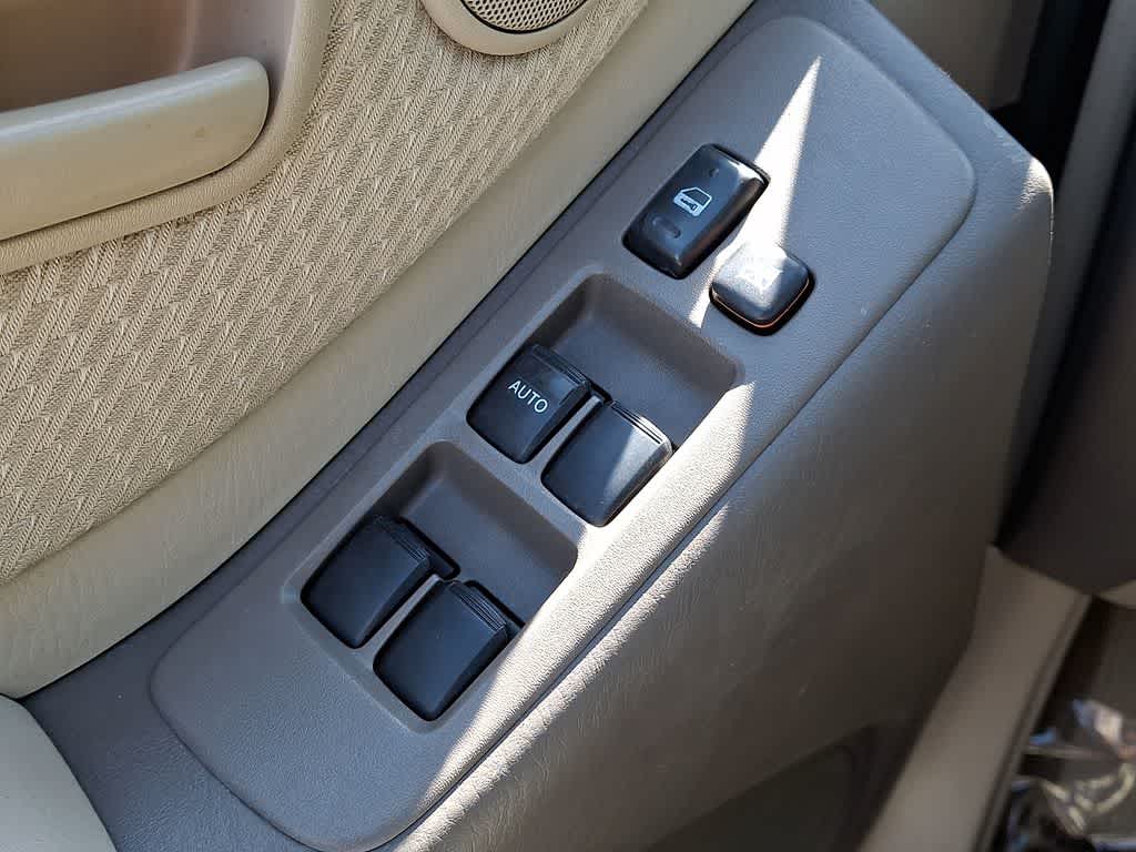 2004 Toyota Highlander Base