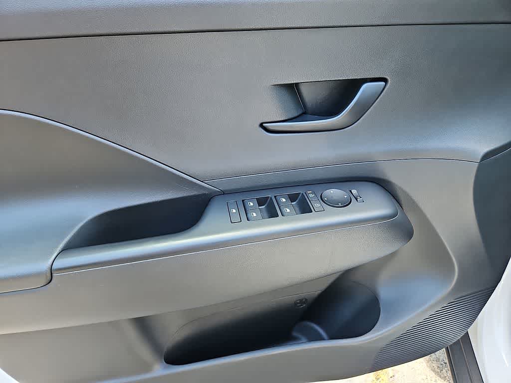 2024 Hyundai Kona SE
