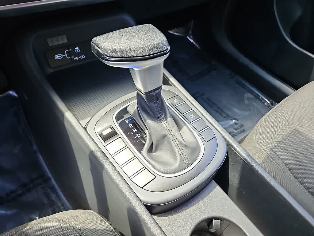 2024 Hyundai Kona SE