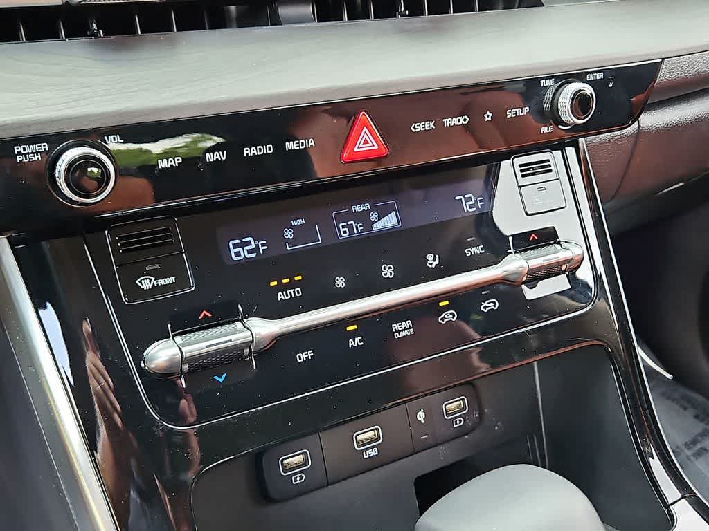 2023 Kia Carnival SX