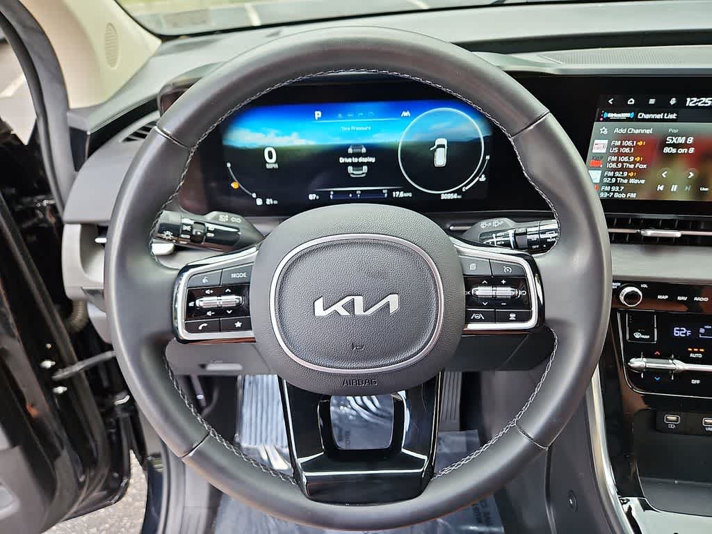 2023 Kia Carnival SX