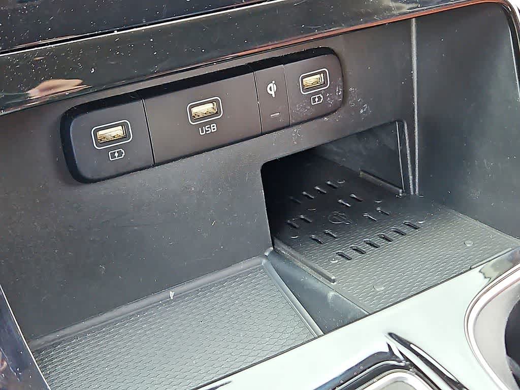2023 Kia Carnival SX