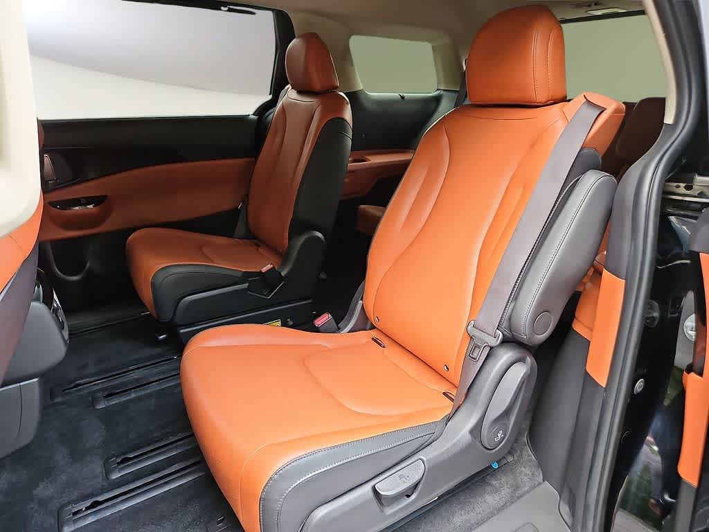 2023 Kia Carnival SX