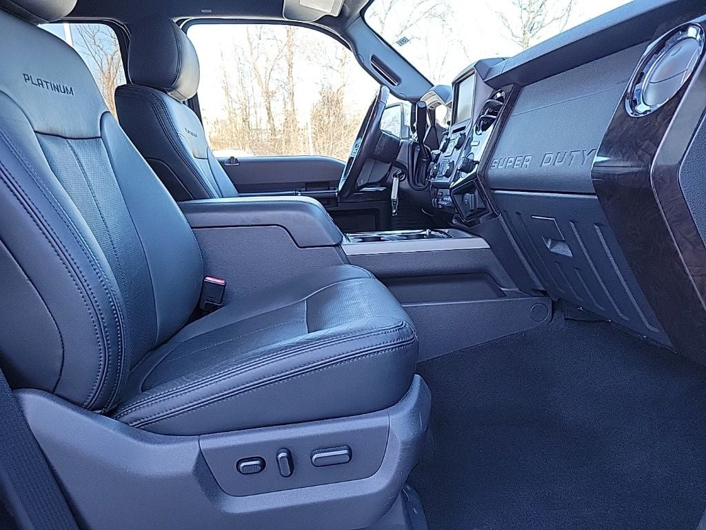 2016 Ford F-350SD Platinum DRW