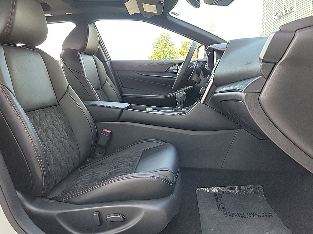 2023 Nissan Maxima SR