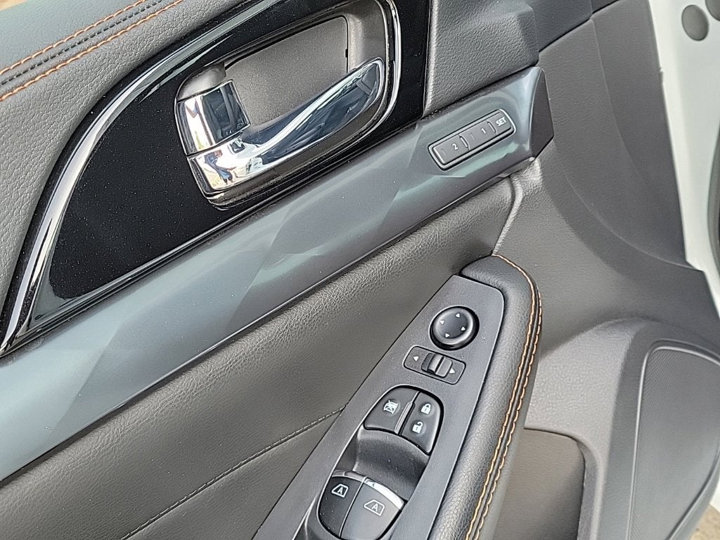 2023 Nissan Maxima SR