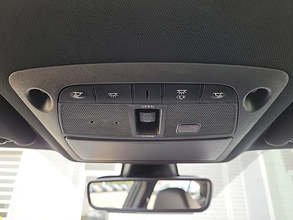 2023 Nissan Maxima SR
