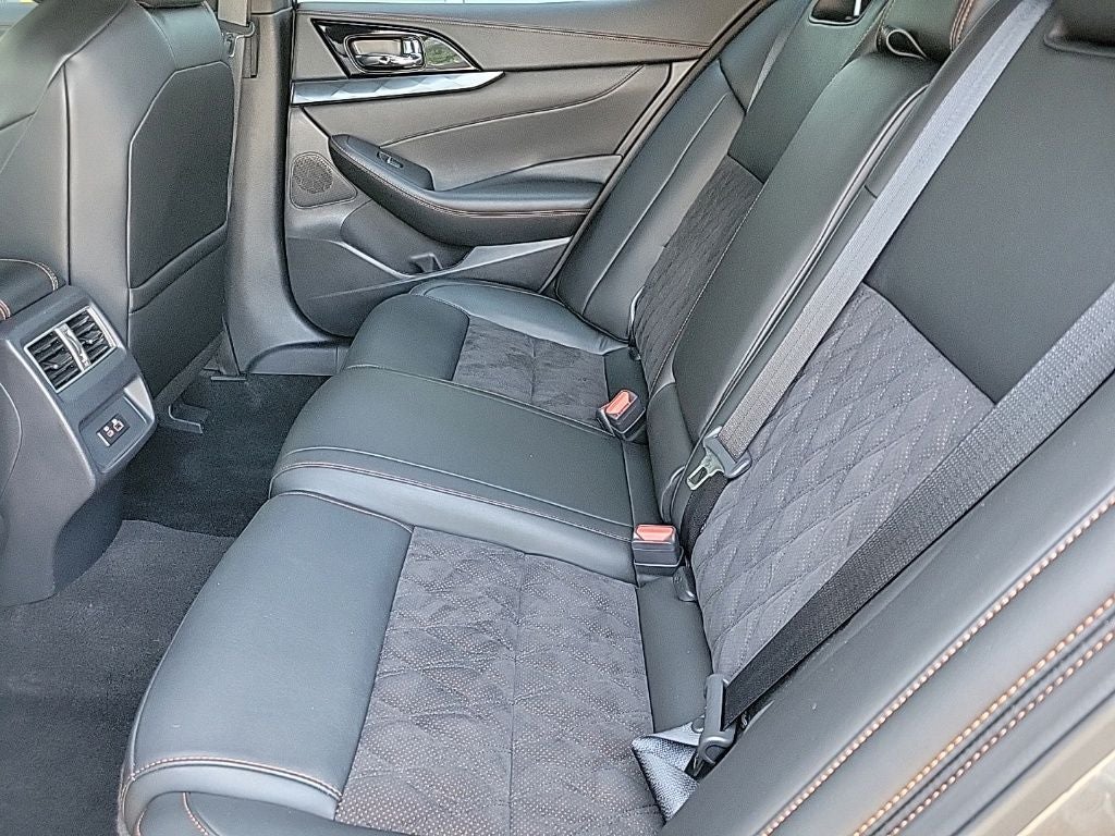 2023 Nissan Maxima SR