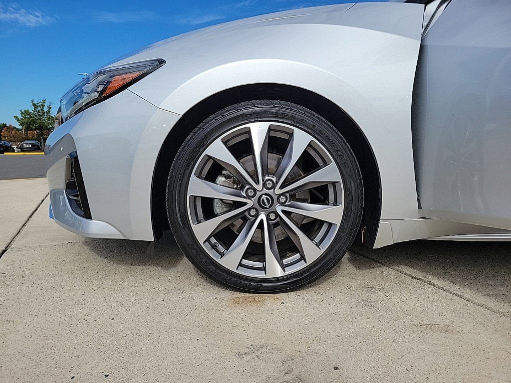 2023 Nissan Maxima Platinum
