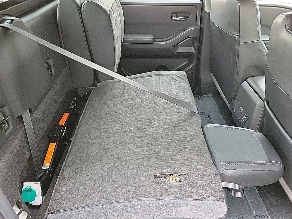 2024 Nissan Frontier Crew Cab SL