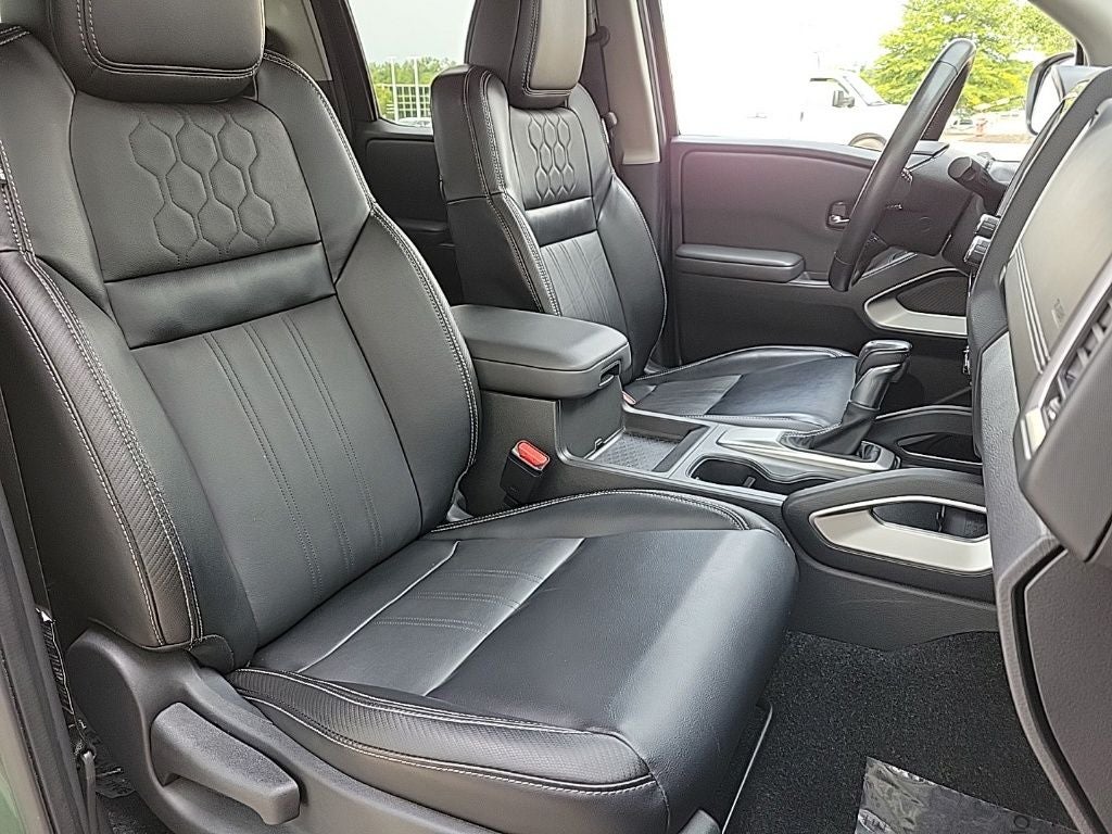 2024 Nissan Frontier Crew Cab SL