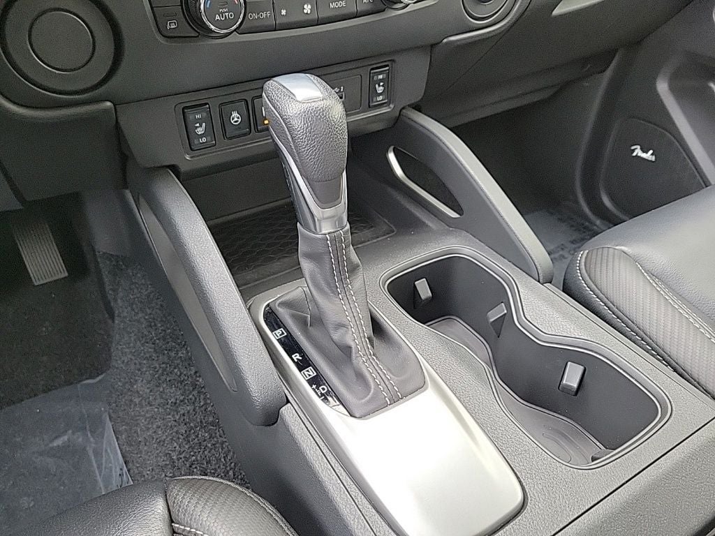 2024 Nissan Frontier Crew Cab SL