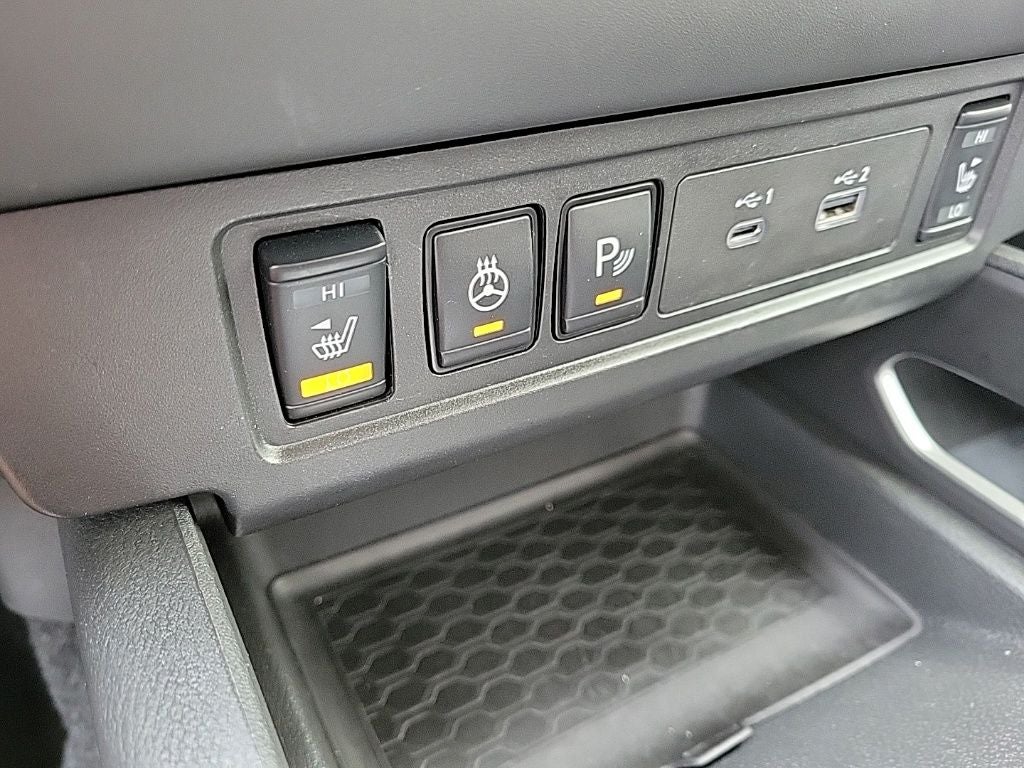 2024 Nissan Frontier Crew Cab SL