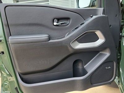 2024 Nissan Frontier Crew Cab SL