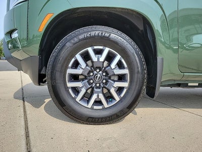 2024 Nissan Frontier Crew Cab SL
