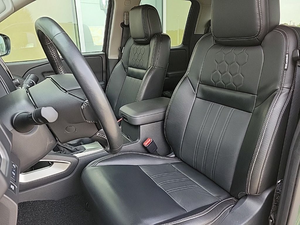 2024 Nissan Frontier Crew Cab SL