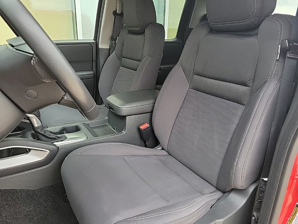 2024 Nissan Frontier Crew Cab SV